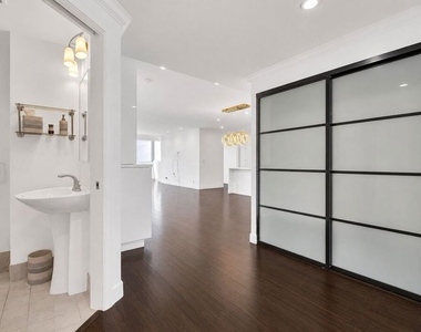 865 Comstock Avenue - Photo Thumbnail 5