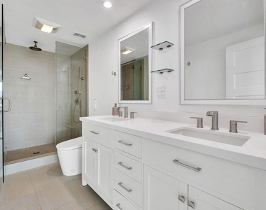 865 Comstock Avenue - Photo Thumbnail 3