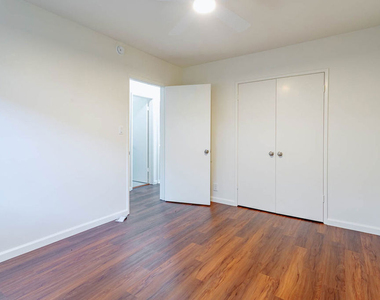 11749 Riverside Drive - Photo Thumbnail 18