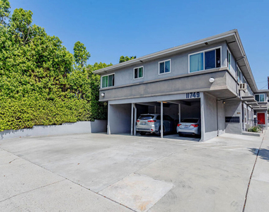 11749 Riverside Drive - Photo Thumbnail 1