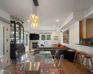 718 N Croft Avenue - Photo Thumbnail 4