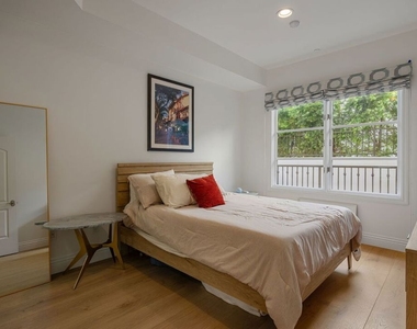 718 N Croft Avenue - Photo Thumbnail 13