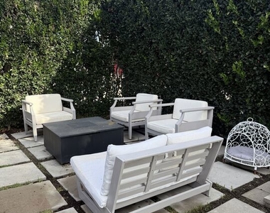 643 N Vista St - Photo Thumbnail 4