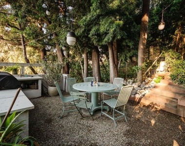 1530 N Easterly Terrace - Photo Thumbnail 31