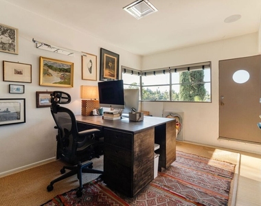 1530 N Easterly Terrace - Photo Thumbnail 14
