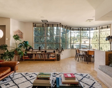 1530 N Easterly Terrace - Photo Thumbnail 6
