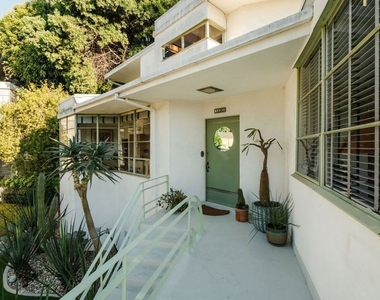 1530 N Easterly Terrace - Photo Thumbnail 1