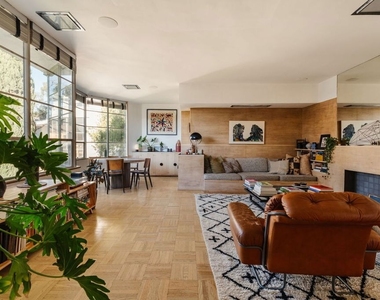 1530 N Easterly Terrace - Photo Thumbnail 3