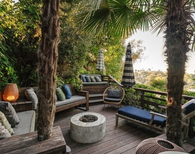 1530 N Easterly Terrace - Photo Thumbnail 34