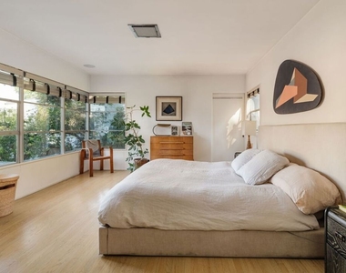 1530 N Easterly Terrace - Photo Thumbnail 17