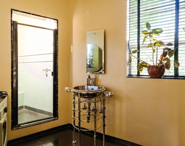 1530 N Easterly Terrace - Photo Thumbnail 16