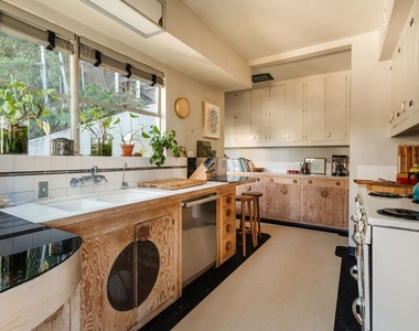 1530 N Easterly Terrace - Photo Thumbnail 9