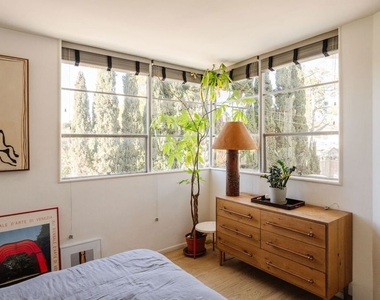 1530 N Easterly Terrace - Photo Thumbnail 25