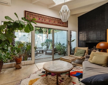 1530 N Easterly Terrace - Photo Thumbnail 28