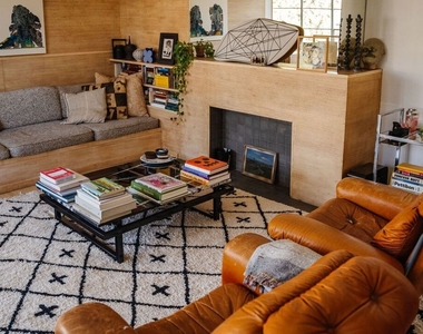 1530 N Easterly Terrace - Photo Thumbnail 12