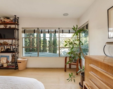 1530 N Easterly Terrace - Photo Thumbnail 18