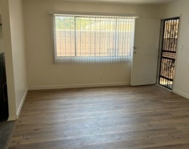 3119 W 71st Street - Photo Thumbnail 3