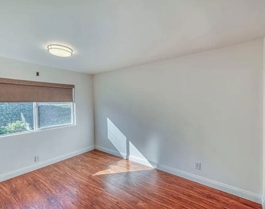 1588 1/2 W 36th Street - Photo Thumbnail 14