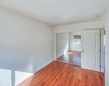 1588 1/2 W 36th Street - Photo Thumbnail 13
