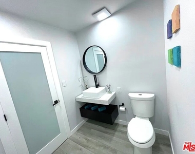 7842 W 79th Street - Photo Thumbnail 10