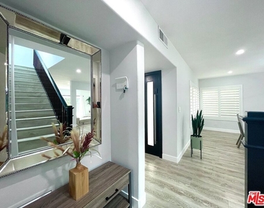 7842 W 79th Street - Photo Thumbnail 12