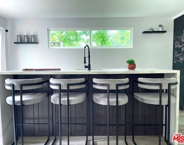 7842 W 79th Street - Photo Thumbnail 5