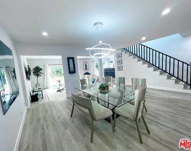 7842 W 79th Street - Photo Thumbnail 2