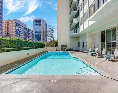 10433 Wilshire Boulevard - Photo Thumbnail 17