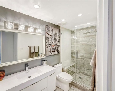 10433 Wilshire Boulevard - Photo Thumbnail 13