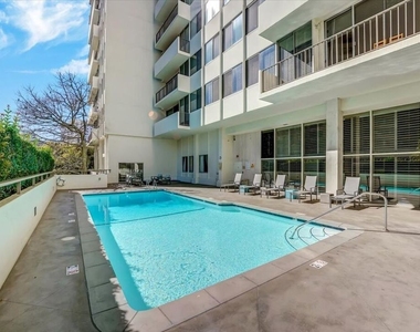 10433 Wilshire Boulevard - Photo Thumbnail 16
