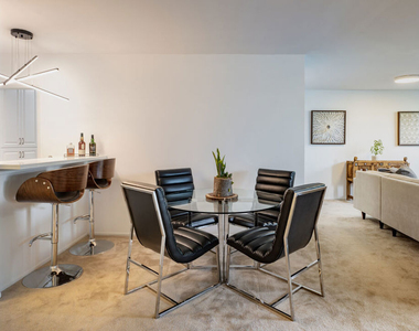 927 N Kings Road - Photo Thumbnail 1