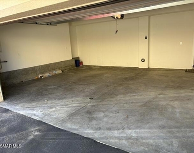 1204 Vista Heights Court - Photo Thumbnail 3