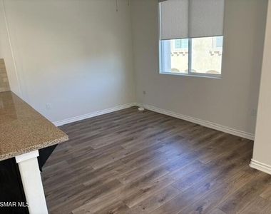 1204 Vista Heights Court - Photo Thumbnail 8