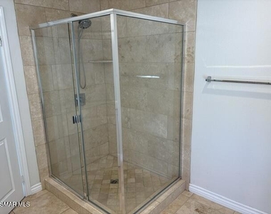 1204 Vista Heights Court - Photo Thumbnail 13