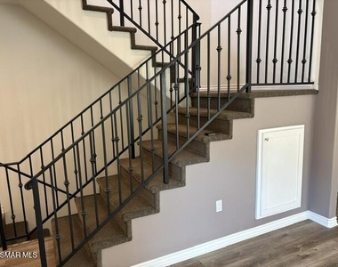 1204 Vista Heights Court - Photo Thumbnail 4