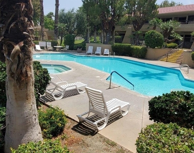2810 N Arcadia Court - Photo Thumbnail 18