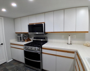 35200 Cathedral Canyon Drive - Photo Thumbnail 7