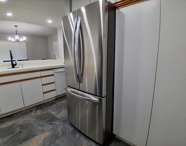 35200 Cathedral Canyon Drive - Photo Thumbnail 8