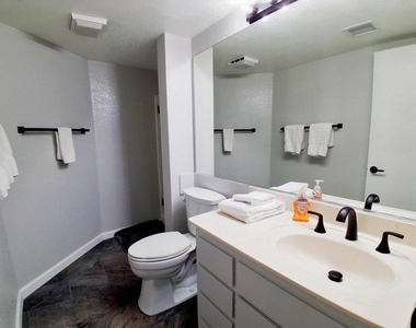 35200 Cathedral Canyon Drive - Photo Thumbnail 18