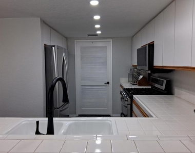 35200 Cathedral Canyon Drive - Photo Thumbnail 5
