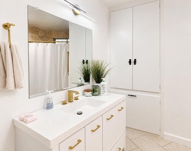 11393 Artesia Way - Photo Thumbnail 4