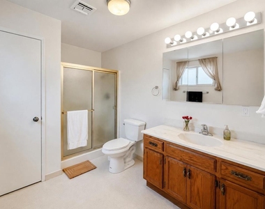 11393 Artesia Way - Photo Thumbnail 8
