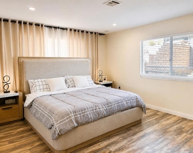 11393 Artesia Way - Photo Thumbnail 3