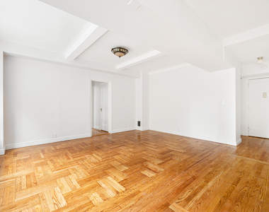 433 West 34th Street - Photo Thumbnail 3