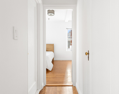 433 West 34th Street - Photo Thumbnail 7