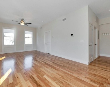 145 Main Street - Photo Thumbnail 13