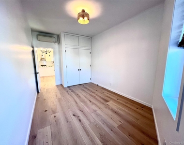 490-492 Plandome Road - Photo Thumbnail 3