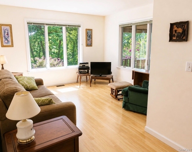 449 White Schoolhouse Road - Photo Thumbnail 4