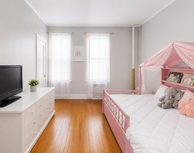 472 Gramatan Avenue - Photo Thumbnail 5