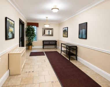 472 Gramatan Avenue - Photo Thumbnail 8